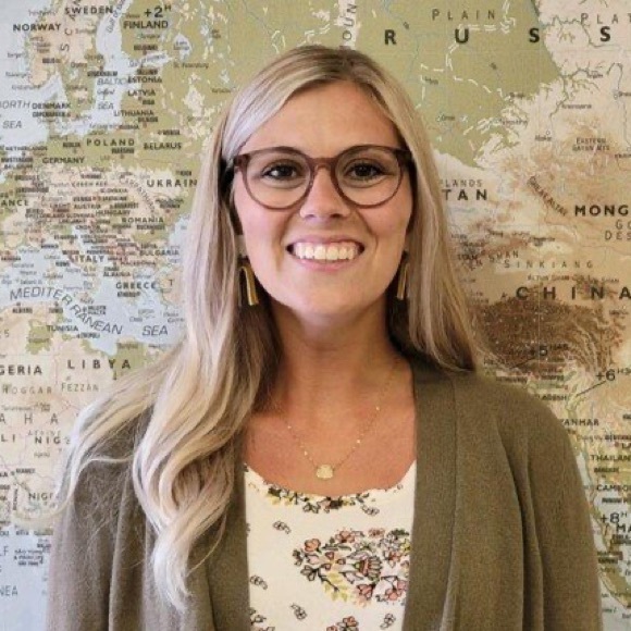 Meet your Posher, Hayley - Picture 1 of 1